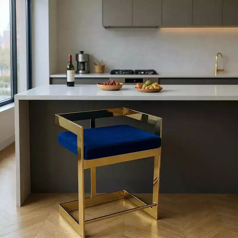 Chaise de bar HomeRoots 30, dossier bas, en métal et velours, bleu et doré