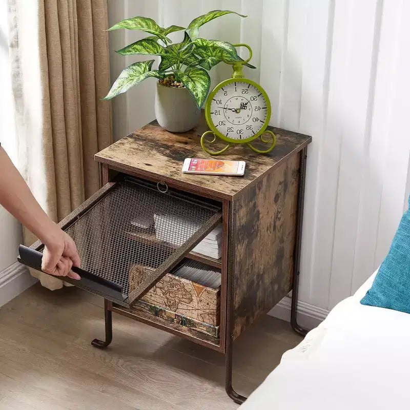 Table de chevet VECELO avec plateau coulissant et étagère de rangement à 2 niveaux, table d'appoint/bout de canapé à cadre en acier pour petits espaces, marron