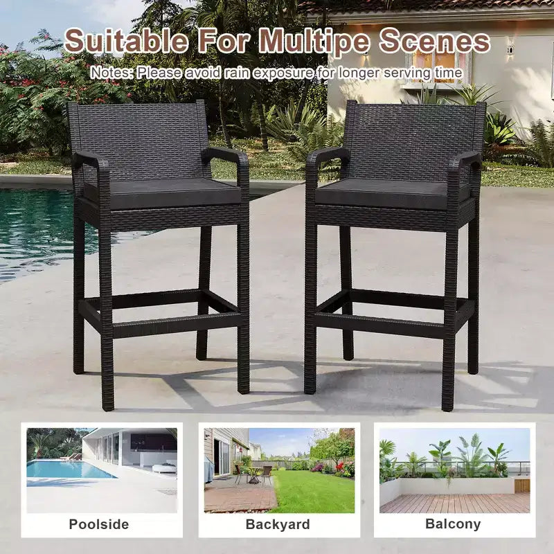 Tabourets de bar à dossier bas en rotin marron avec coussin et accoudoirs, lot de 2