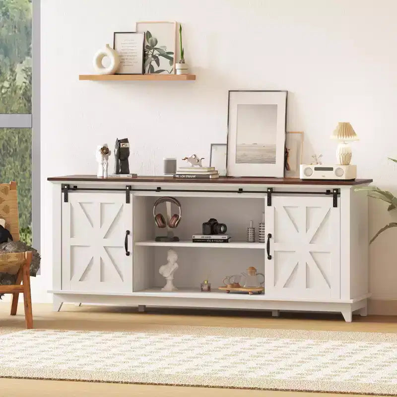 Meuble TV de ferme pour téléviseur 75 pouces avec portes coulissantes, étagères réglables et placards de rangement pour salon