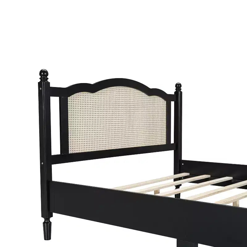 Lit plateforme Queen en bois avec tête de lit en rotin naturel, cadre de lit vintage avec support à lattes, noir